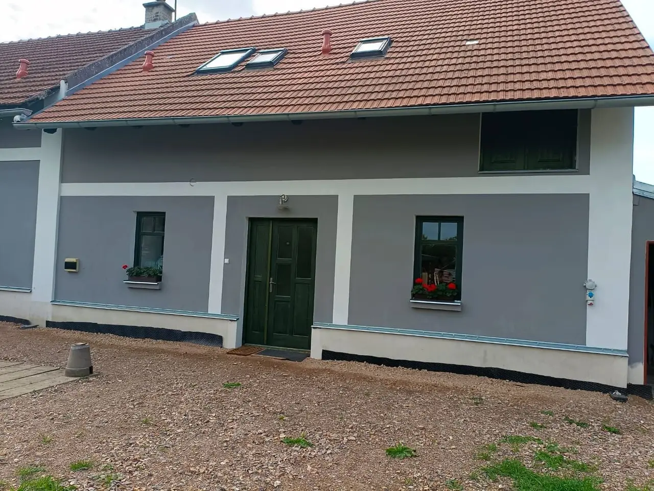 Ubytování do dvora, hlavní vchod